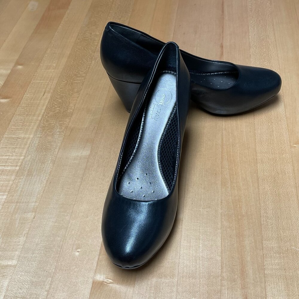Antigravity Easy Spirit Black Leather Heels NIB Women's Size 6